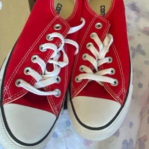Red low top converse